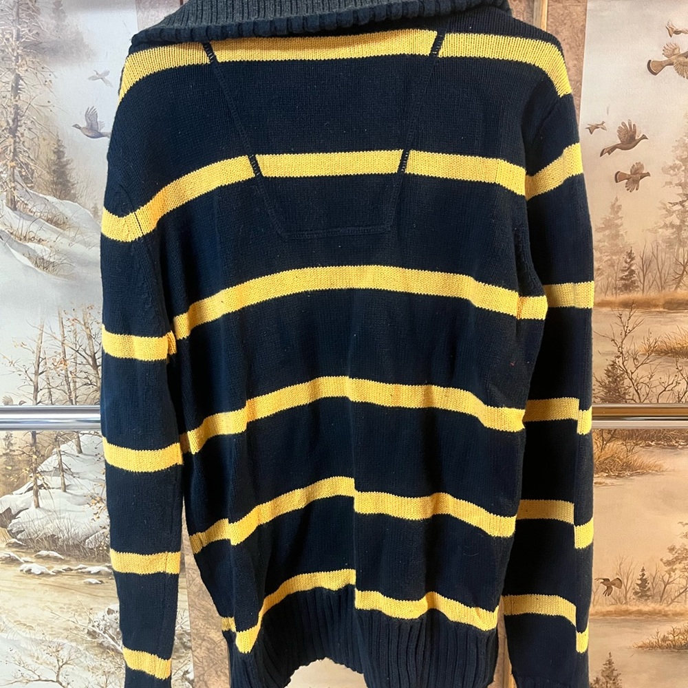 American Eagle Outfitters Men's Black and Yellow Striped Sweater - Picture 4 of 4